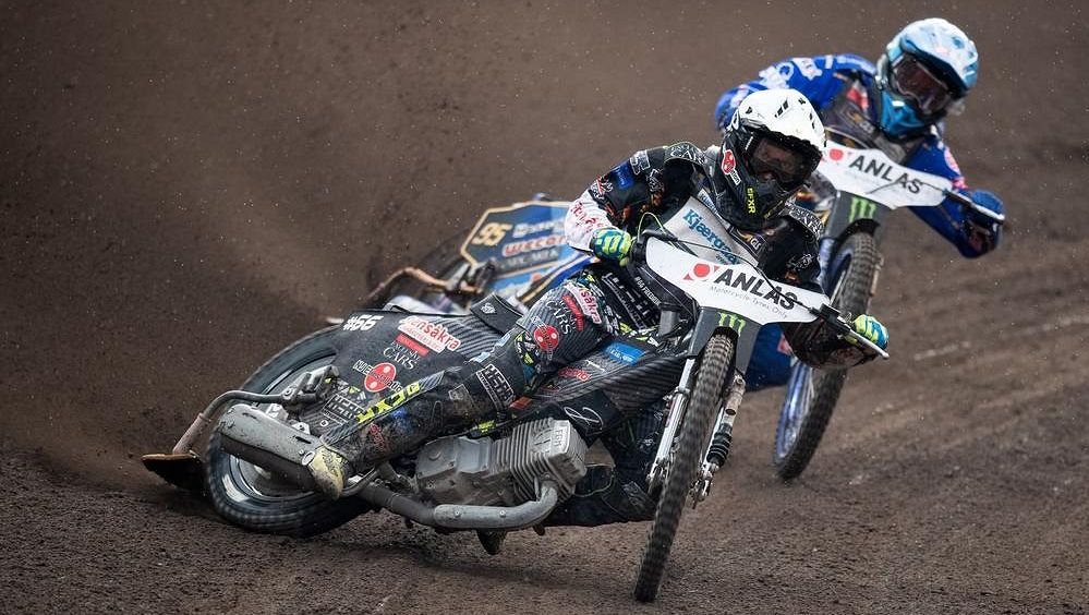 Poláci nezlomili prokletí. Do Prahy přijedou dva lídři